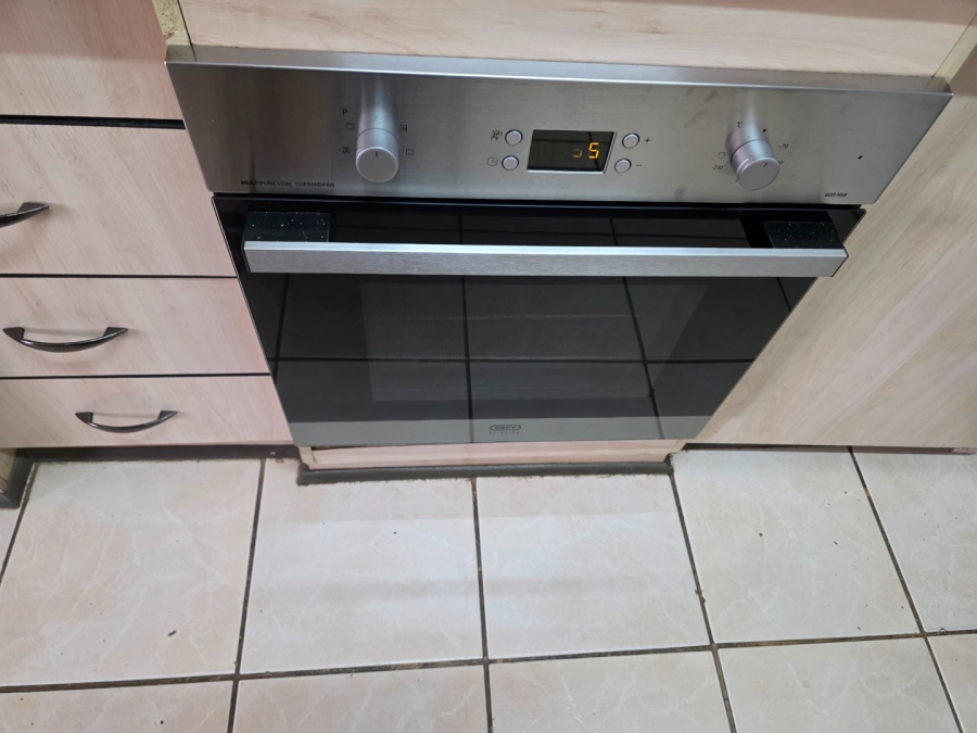 2 Bedroom Property for Sale in Langenhovenpark Free State